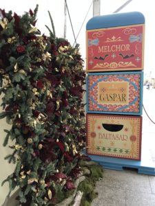 Zaragoza Dinámica participa en la decoración navideña de la Plaza del Pilar